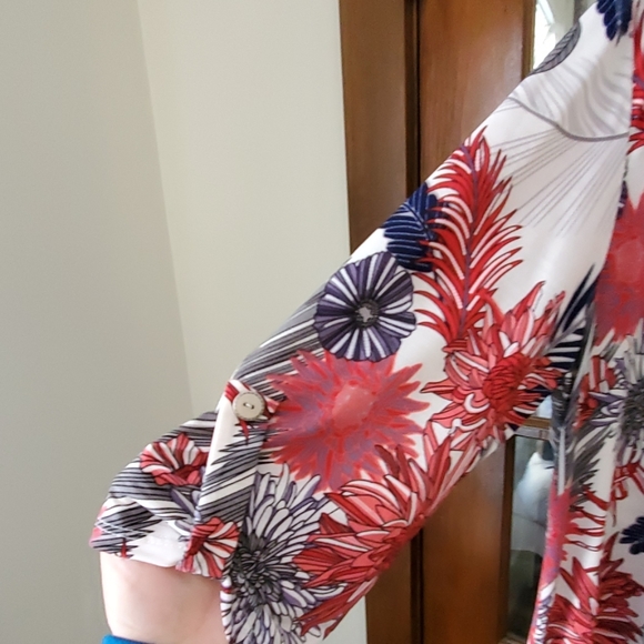 Top - Picture 2 of 4